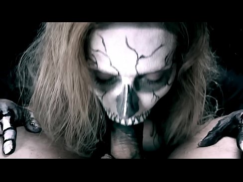 ❤️ Demon girl chupando pollas con su boca negra y tragando semen Super sexo en es.courseclass.ru ❌️